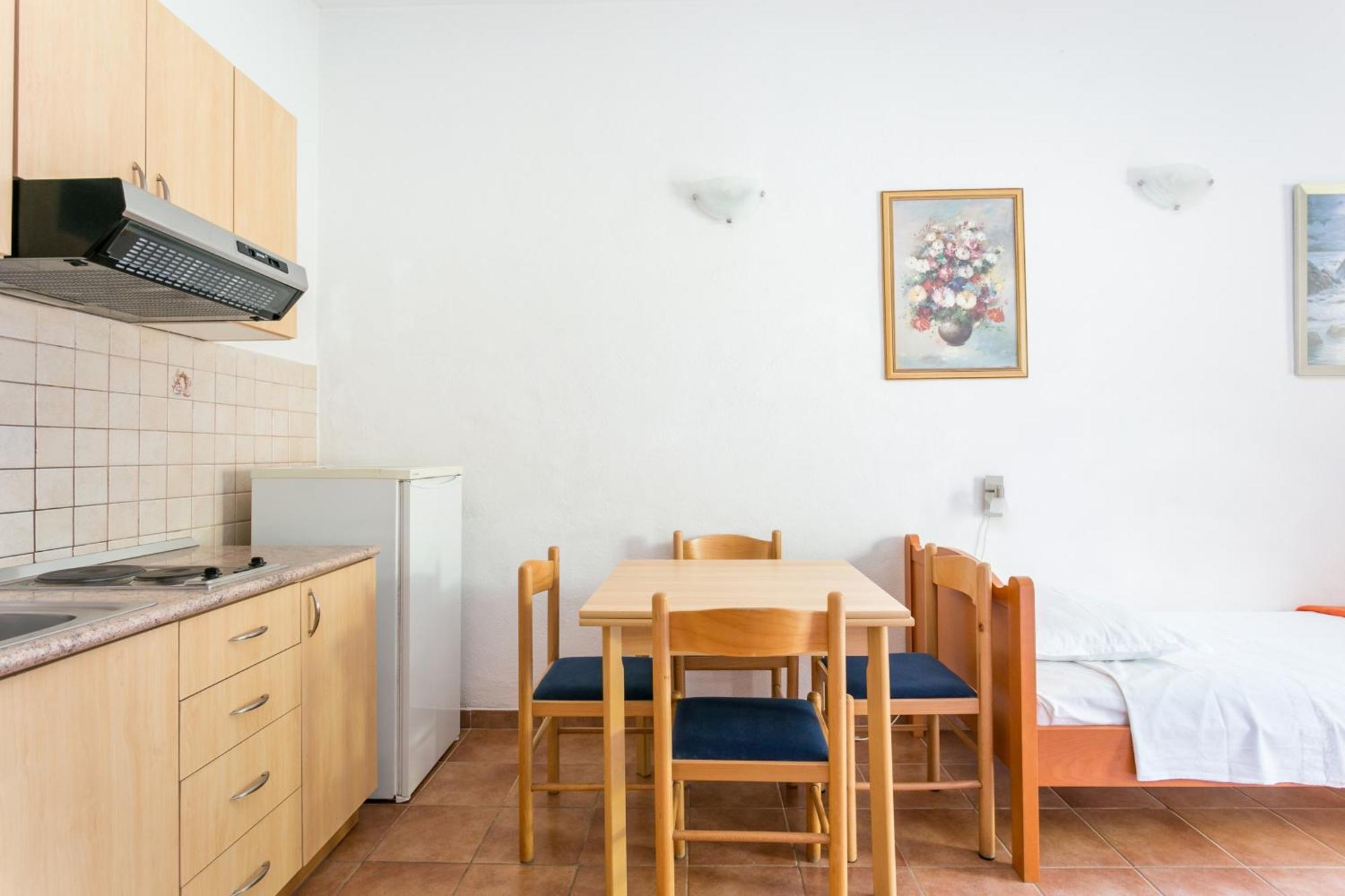 Apartments By The Sea Baska Voda, Makarska - 300 Eksteriør billede